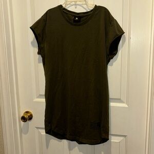 YoungLA men’s size L green short sleeve shirt brand new.